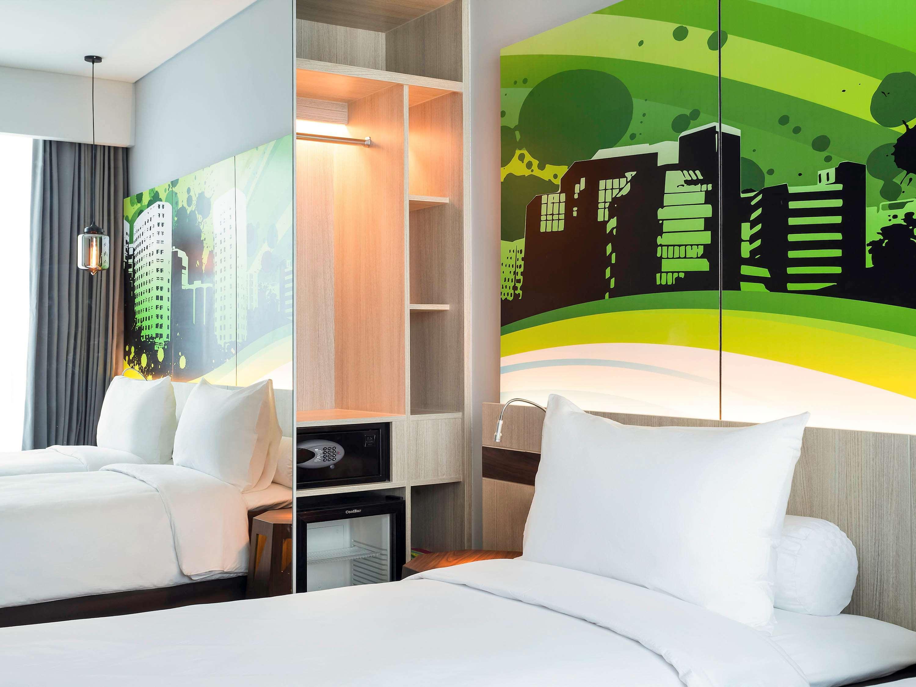 The Southern Hotel Surabaya Formerly Ibis Styles Surabaya Jemursari Exterior photo