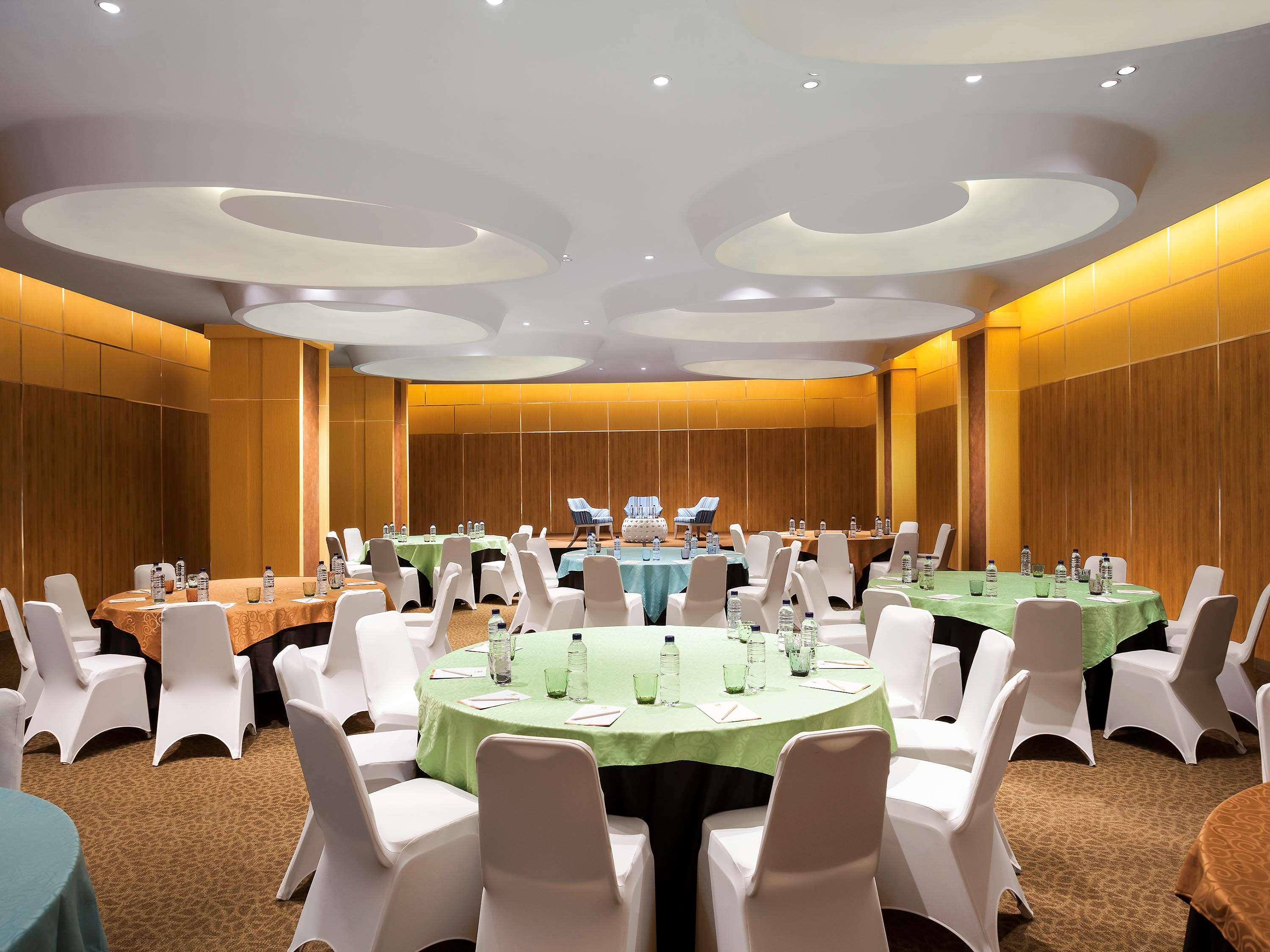 The Southern Hotel Surabaya Formerly Ibis Styles Surabaya Jemursari Exterior photo