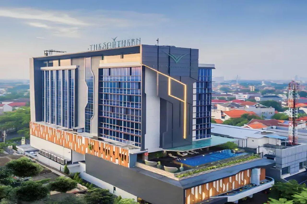 The Southern Hotel Surabaya Formerly Ibis Styles Surabaya Jemursari Exterior photo