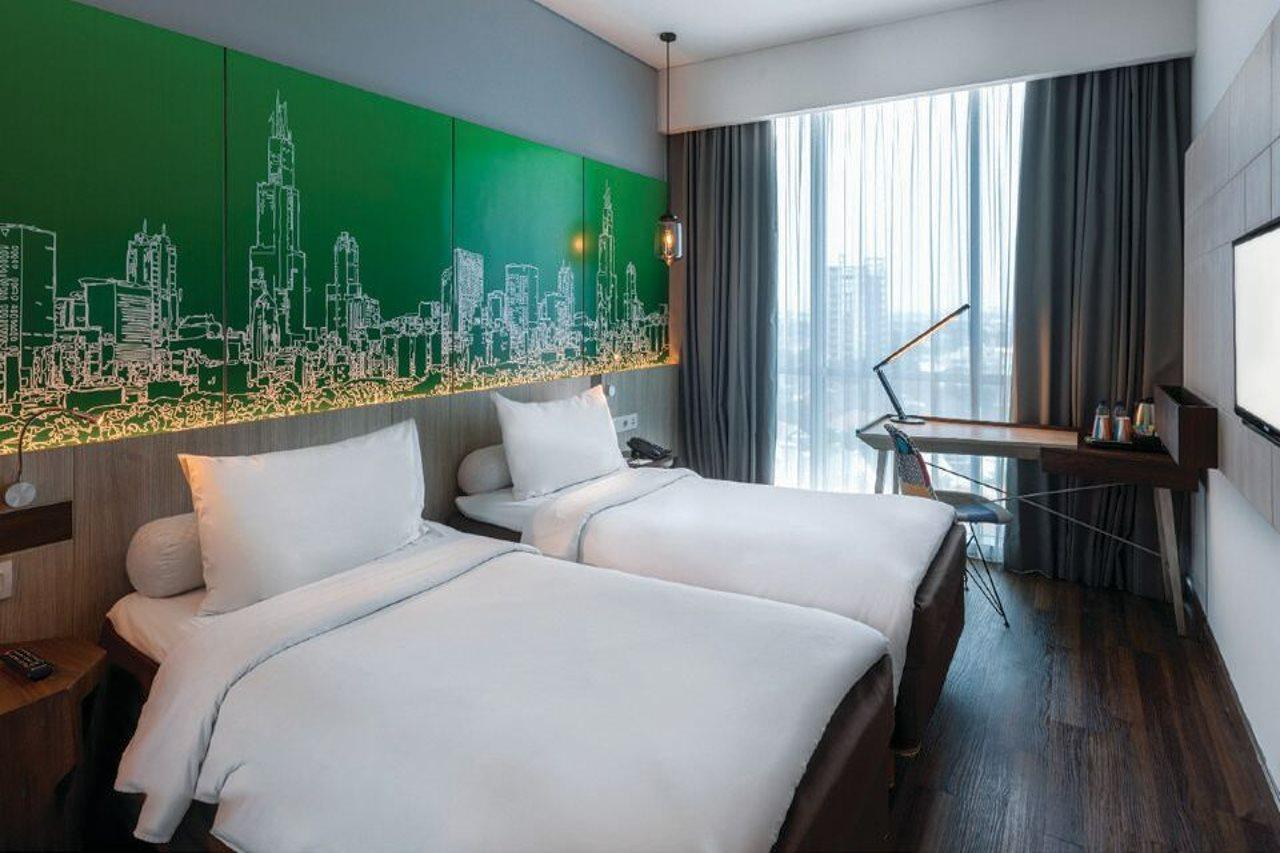 The Southern Hotel Surabaya Formerly Ibis Styles Surabaya Jemursari Exterior photo